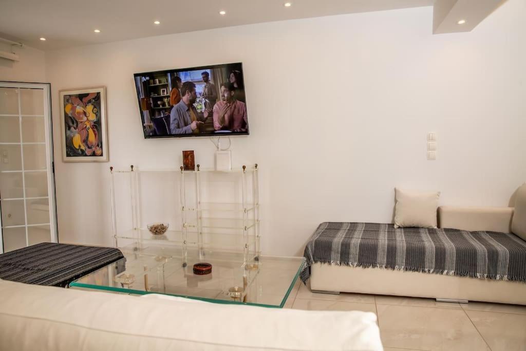 Seafront Central Apt In Lavrio Apartment Exterior photo