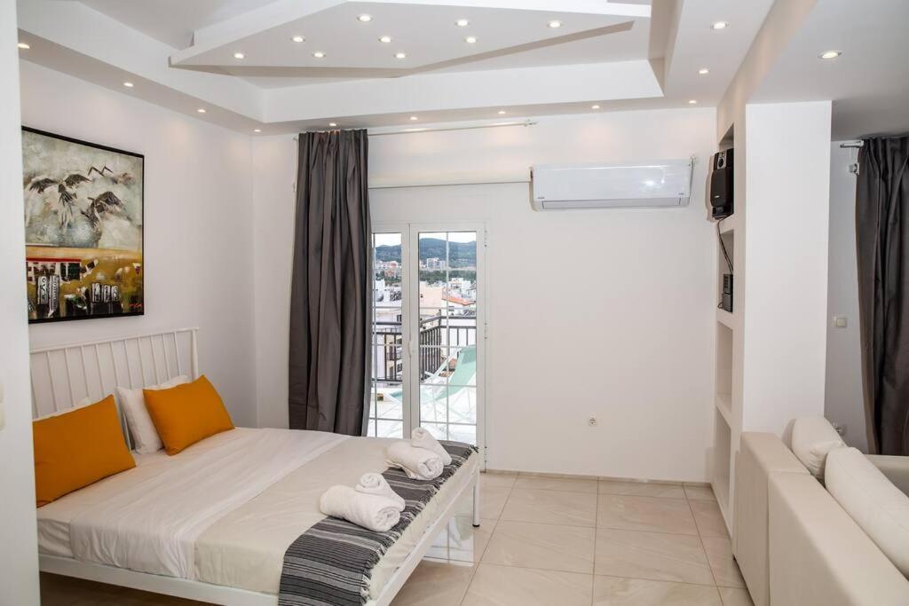 Seafront Central Apt In Lavrio Apartment Exterior photo