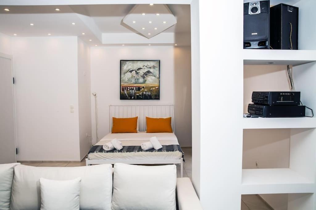 Seafront Central Apt In Lavrio Apartment Exterior photo